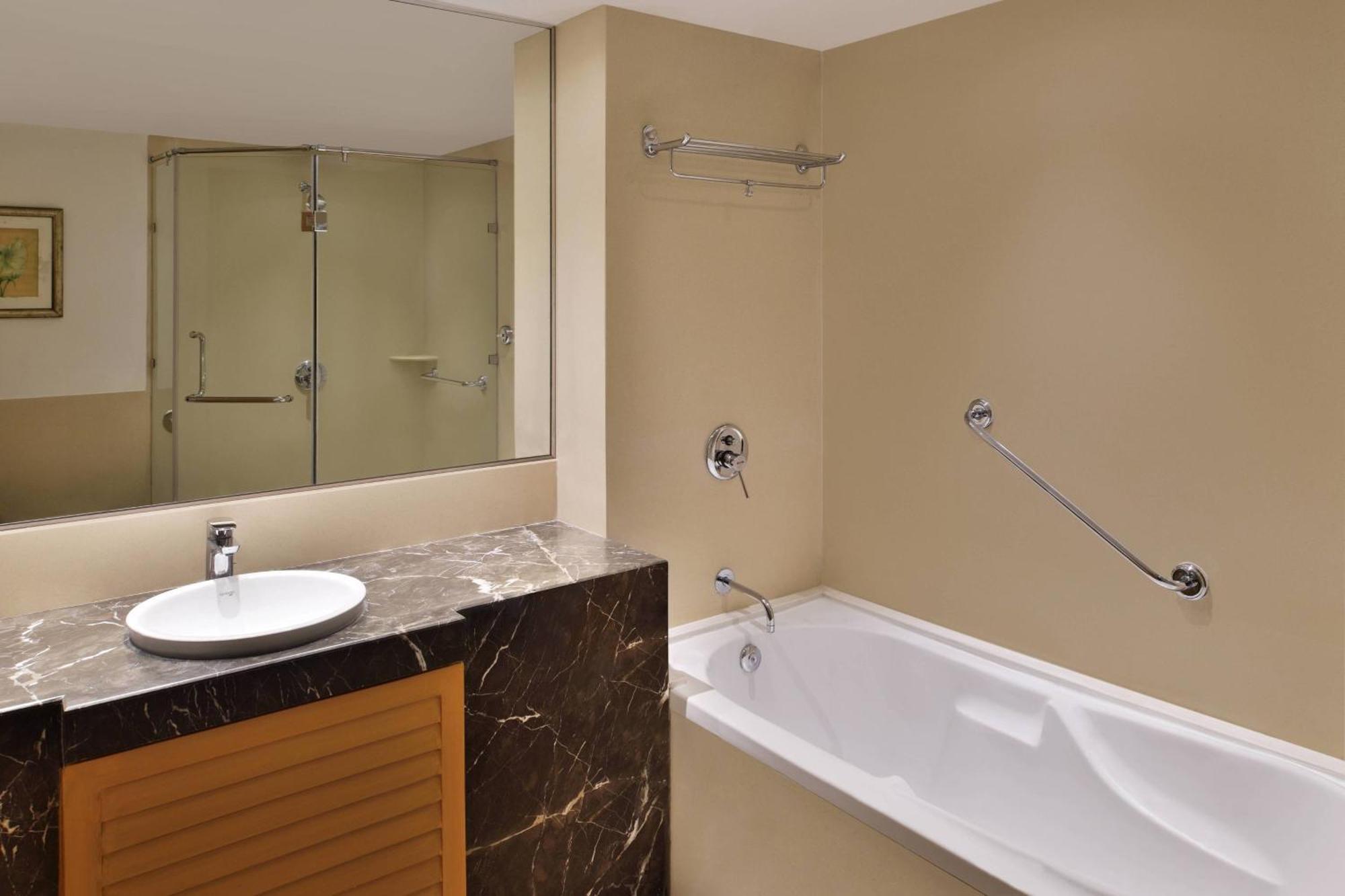 Hotel Courtyard By Marriott Chennai Esterno foto