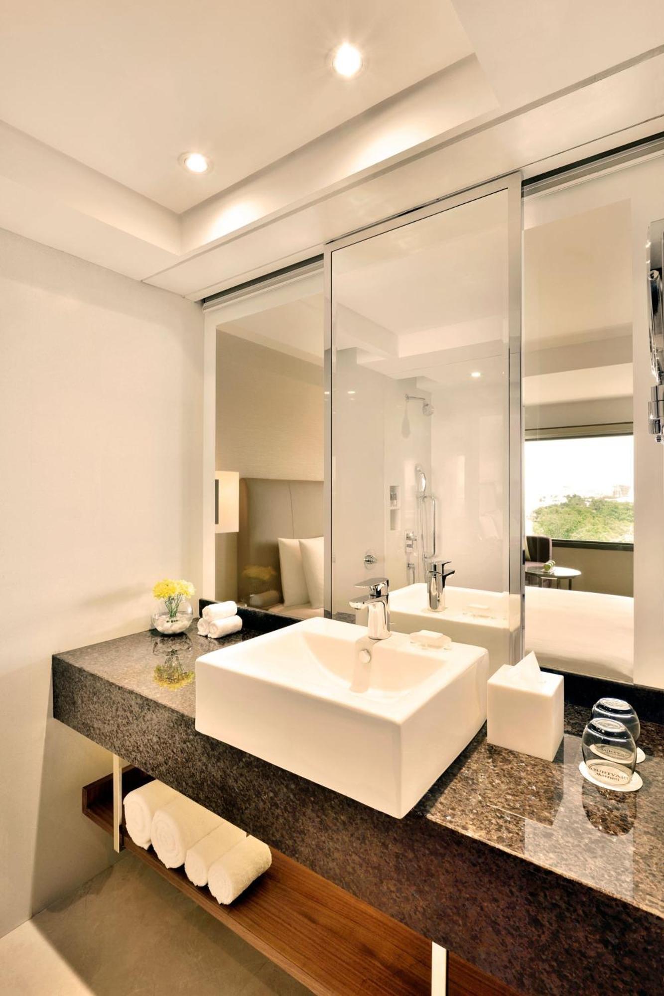 Hotel Courtyard By Marriott Chennai Esterno foto